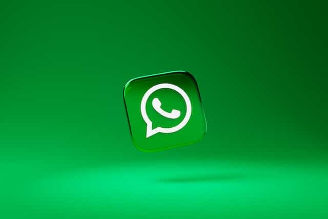 Envie mensagem pelo WhatsApp